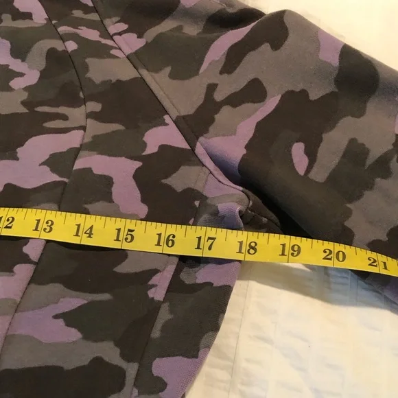 lululemon athletica Lavender and Olive Camo Zip Hoodie - Picture 7 of 8